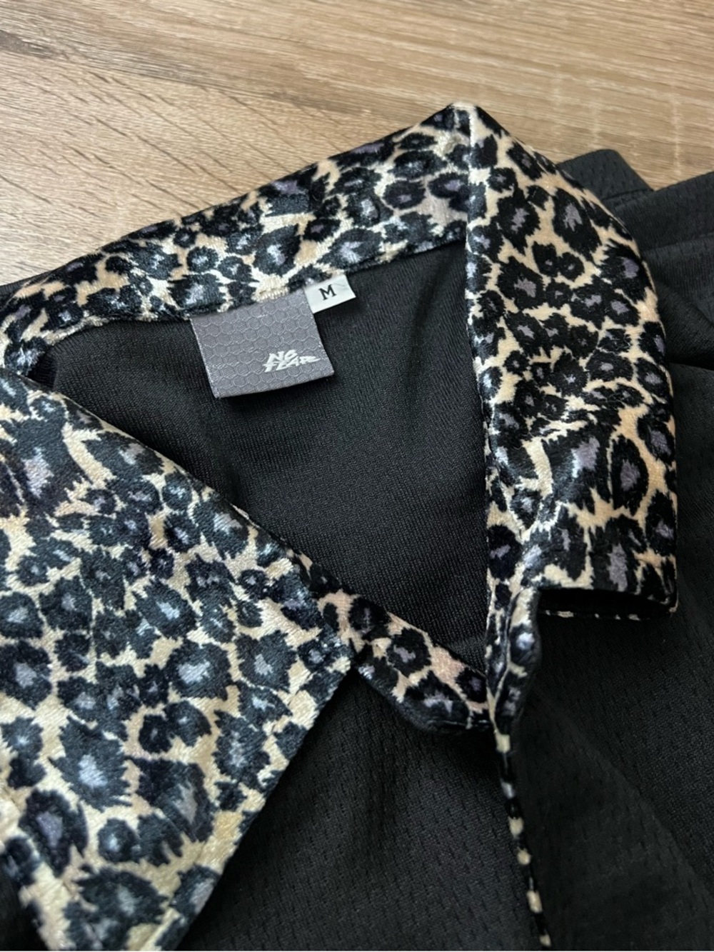 No Fear Vintage Black Short-Sleeve Button Shirt with Leopard Collar